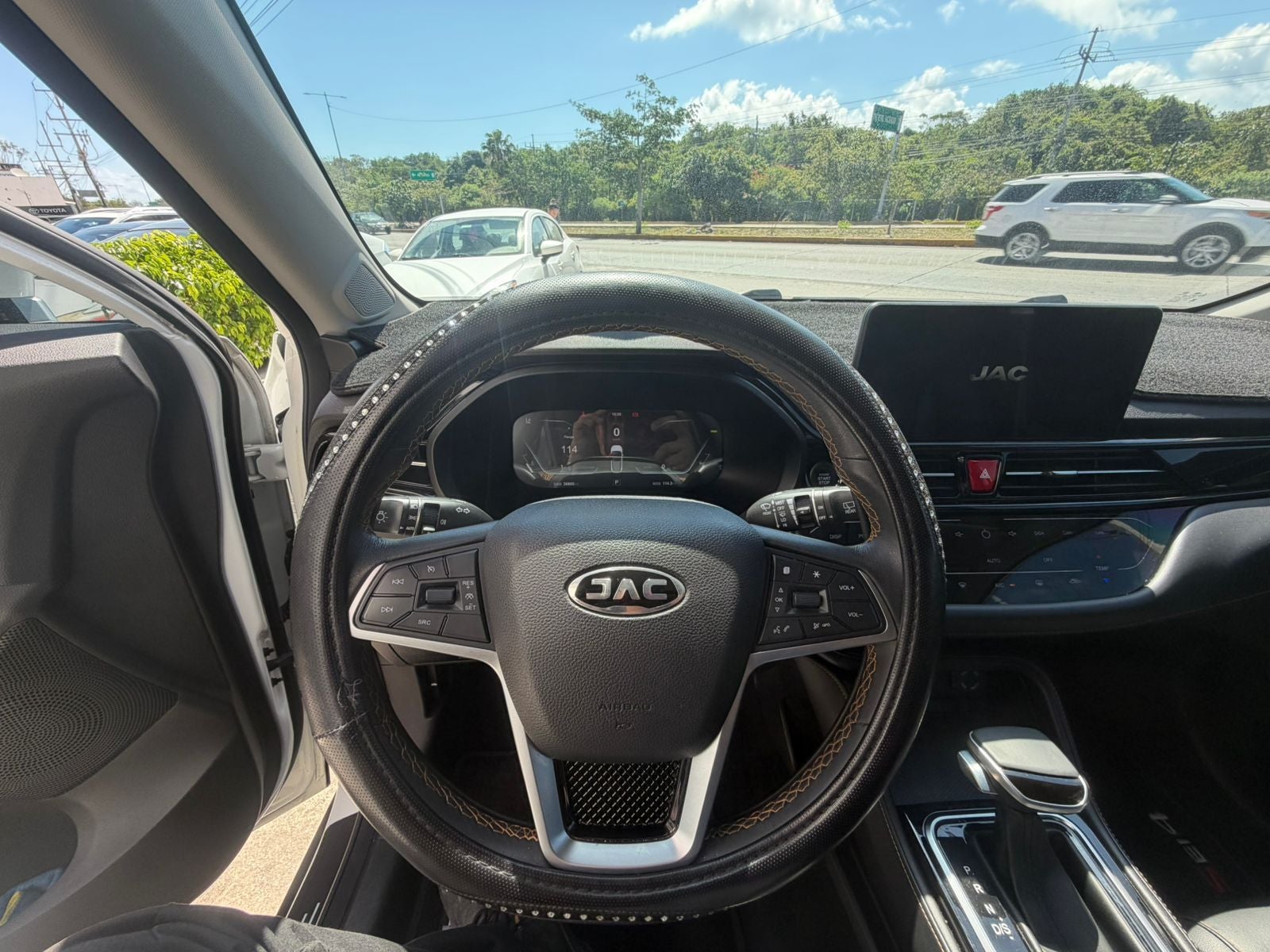 2024 JAC SEI4 1.5 Connect At