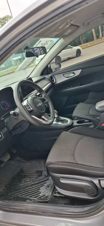 2022 Kia Forte 2.0 L At