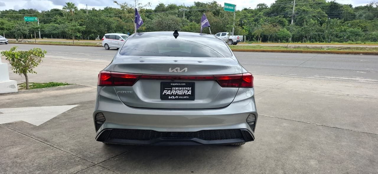 2022 Kia Forte 2.0 L At