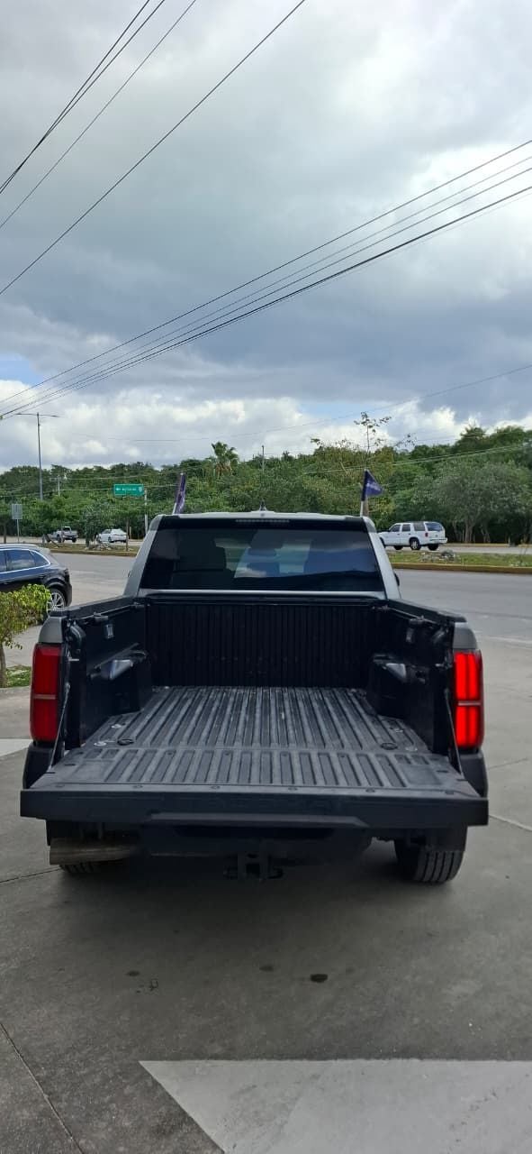 2025 Toyota Tacoma 2.4 Sr 4x4 At