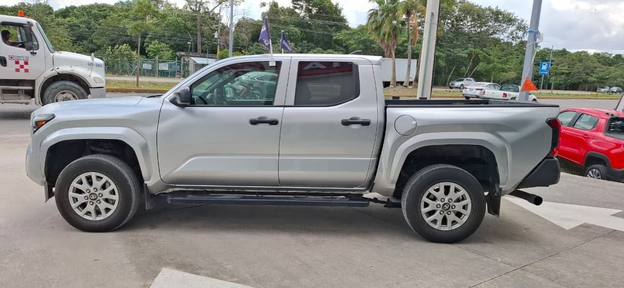 2025 Toyota Tacoma 2.4 Sr 4x4 At