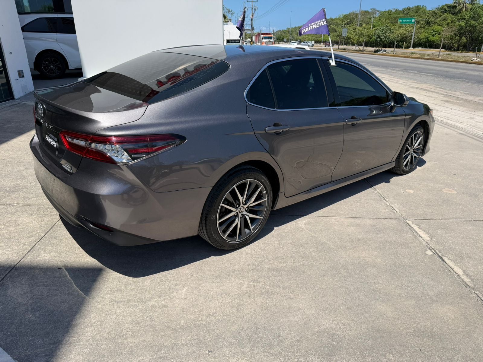 2024 Toyota Camry 2.5 Xle Hev At