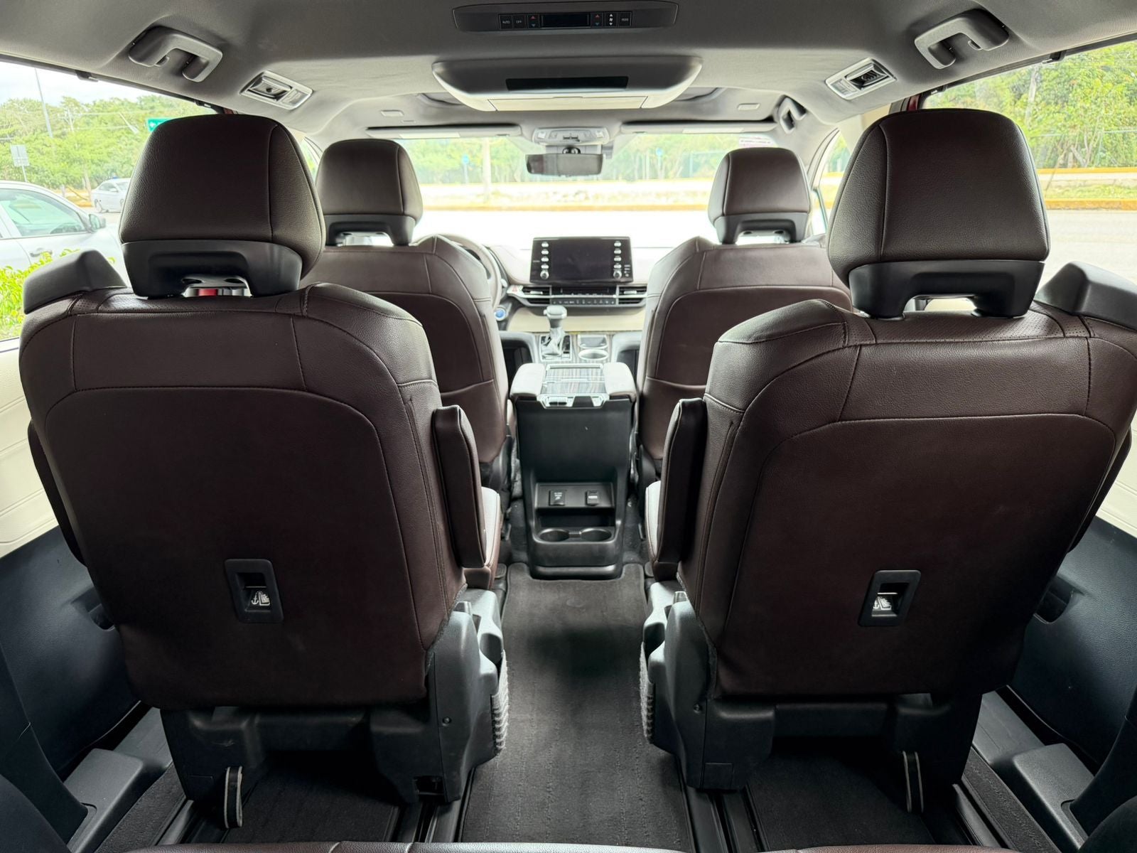 2024 Toyota Sienna 2.5 Platinum Hev At