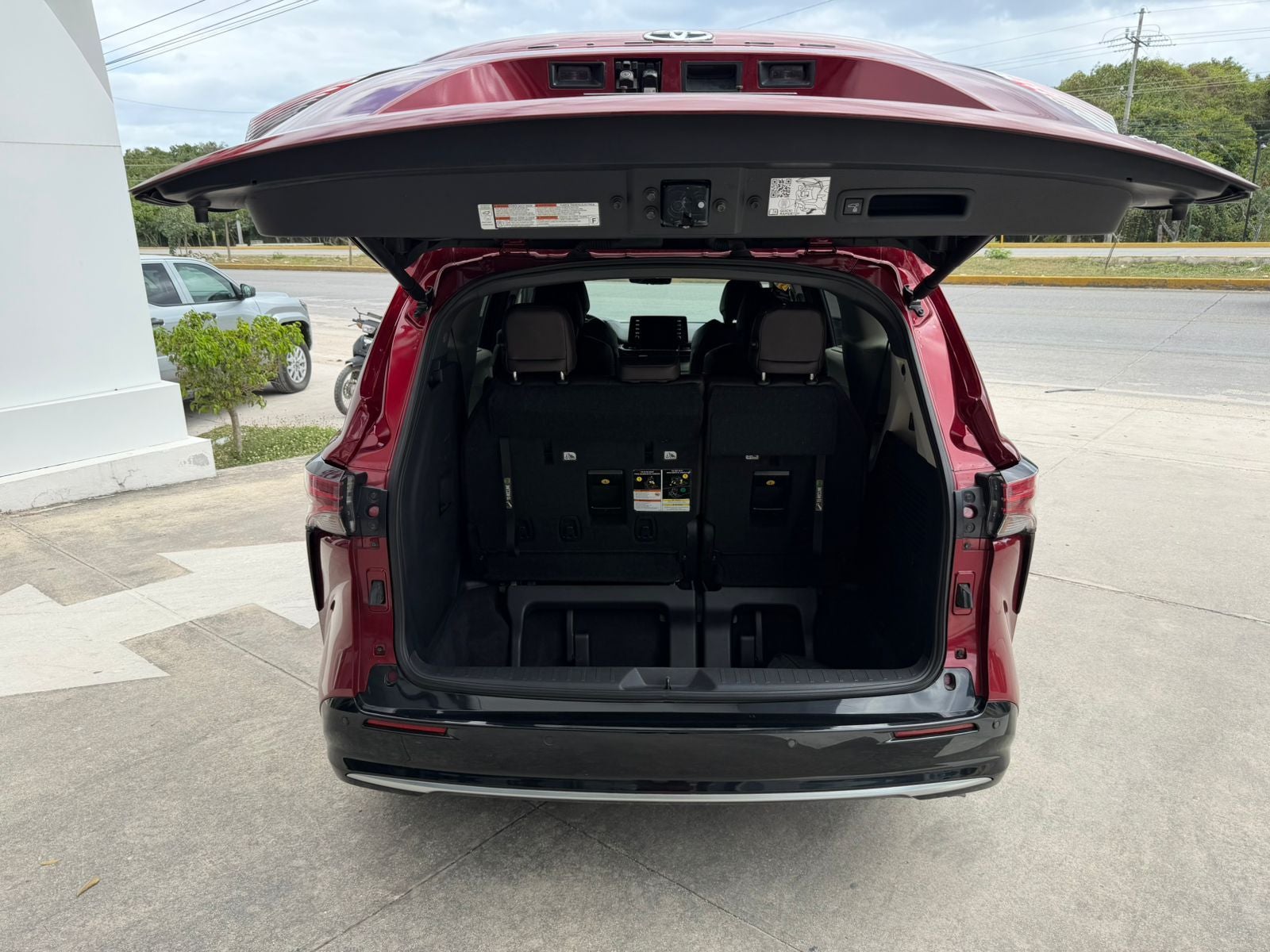 2024 Toyota Sienna 2.5 Platinum Hev At