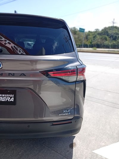 2022 Toyota Sienna 2.5 Xle Piel Hibrido At
