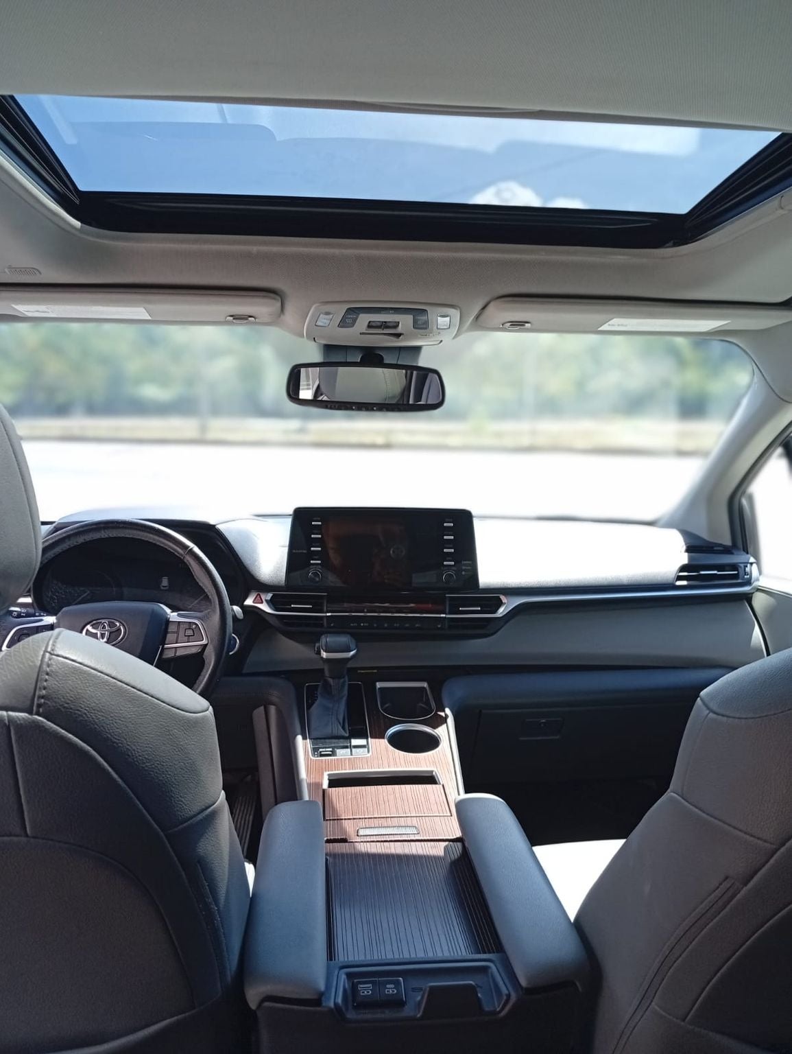 2022 Toyota Sienna 2.5 Xle Piel Hibrido At