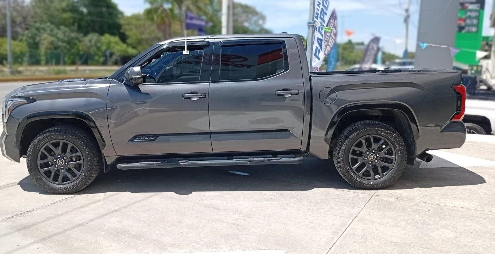 2022 Toyota Tundra 3.5 Platinum Hev