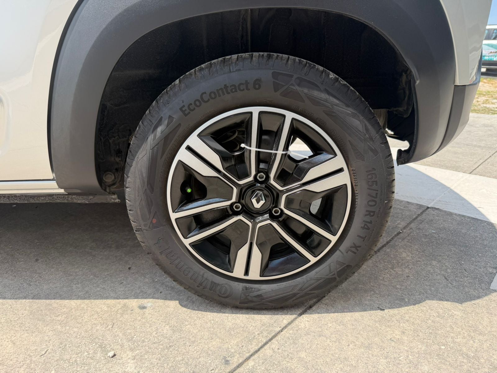 2024 Renault Kwid 1.0 Iconic Mt