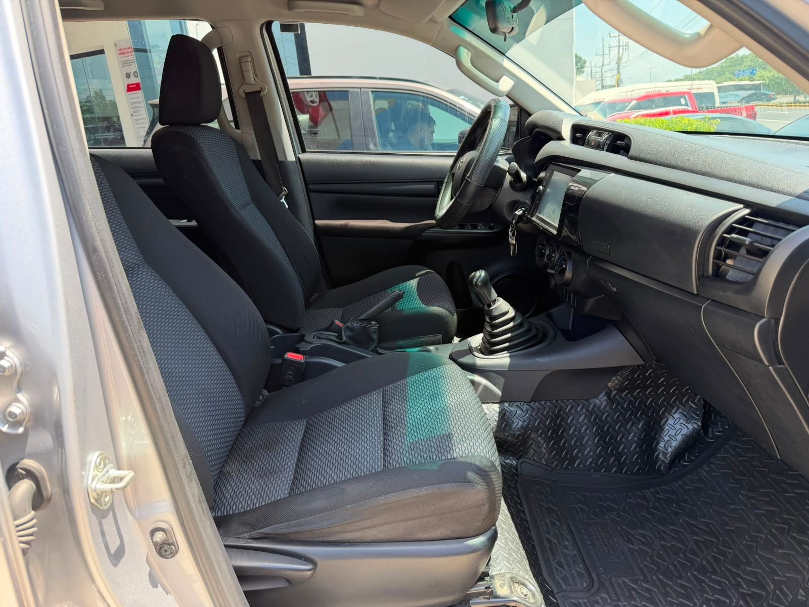 2024 Toyota Hilux 2.7 Doble Cabina Sr Mt