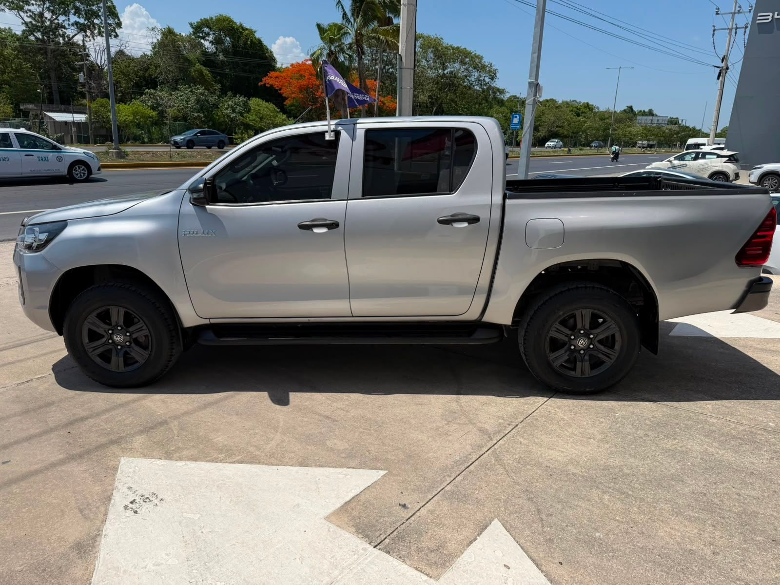 2024 Toyota Hilux 2.7 Doble Cabina Sr Mt