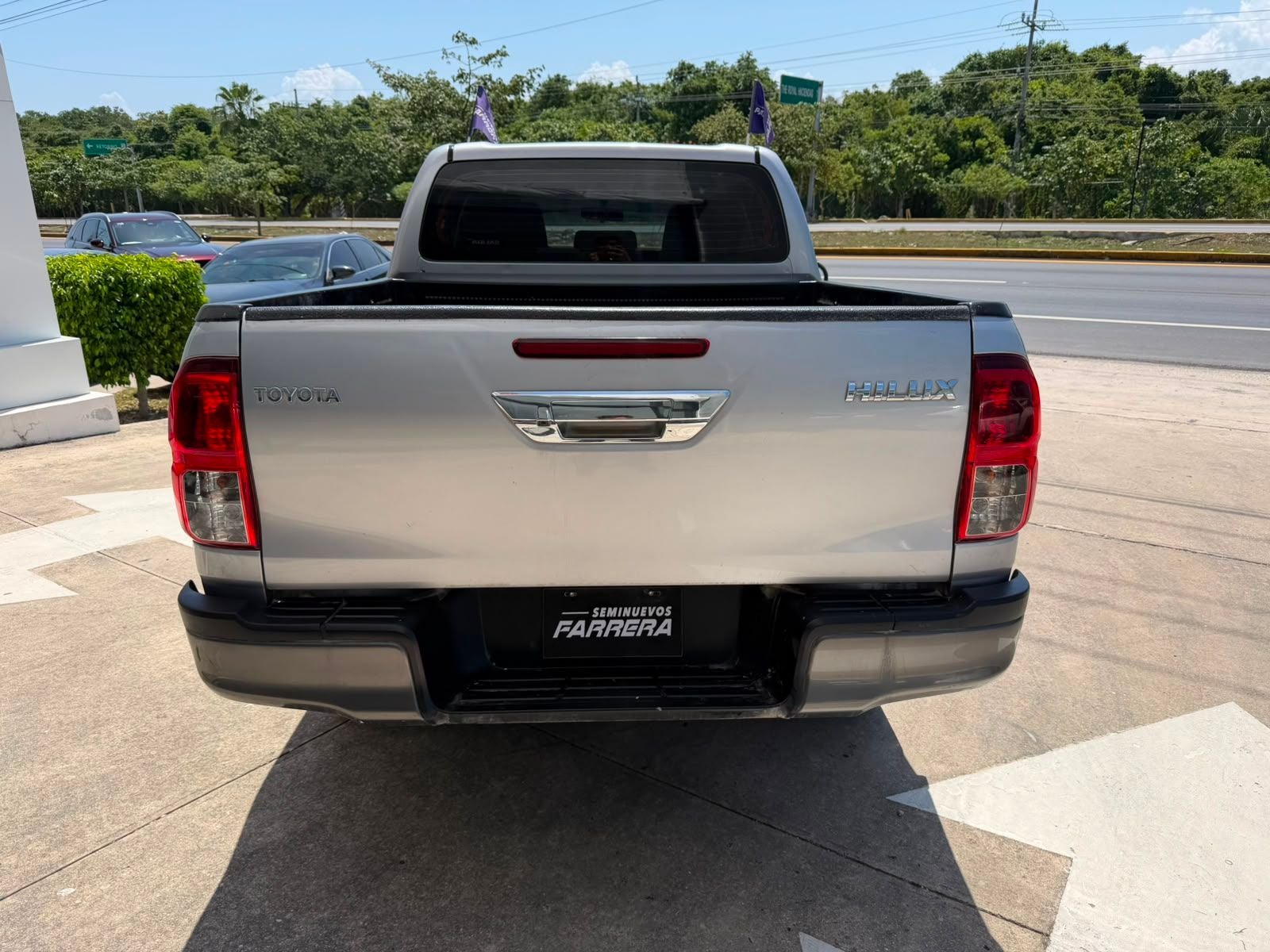2024 Toyota Hilux 2.7 Doble Cabina Sr Mt