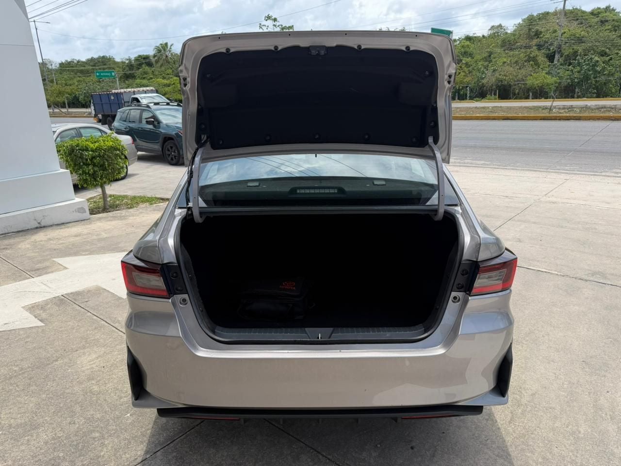2023 Toyota Yaris 1.5 S Sedan At