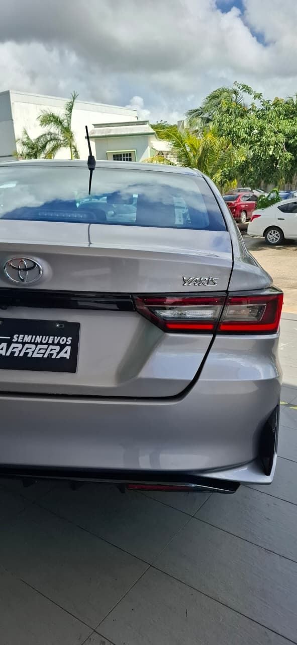 2025 Toyota Yaris 1.5 S Hi Sedan At